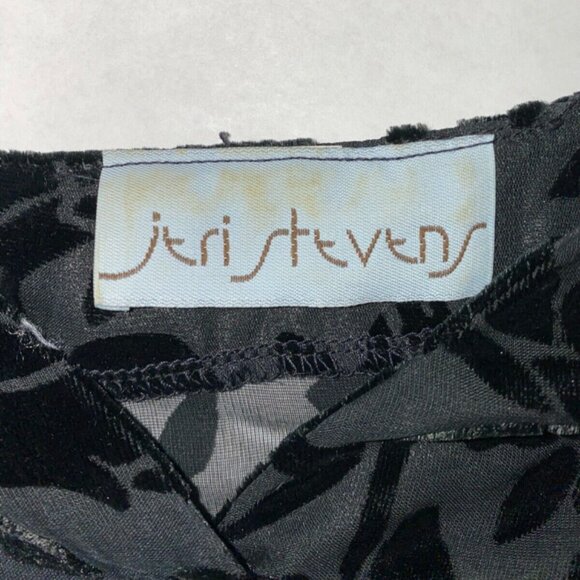 Jr Stevens Black Velvet Floral Lace Hem Short Sleeve Crop Top - Picture 4 of 5